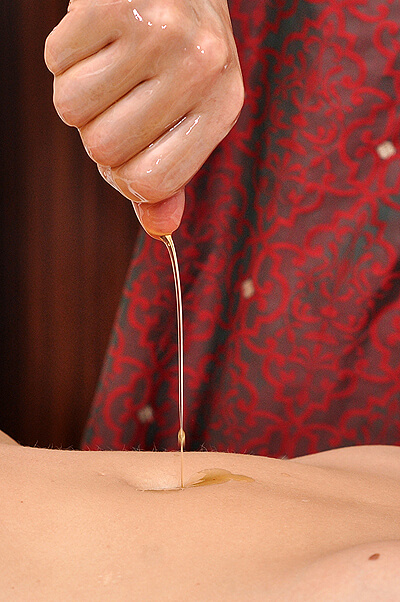7 diferentes tipos de masaje ayurvedico con pindas
